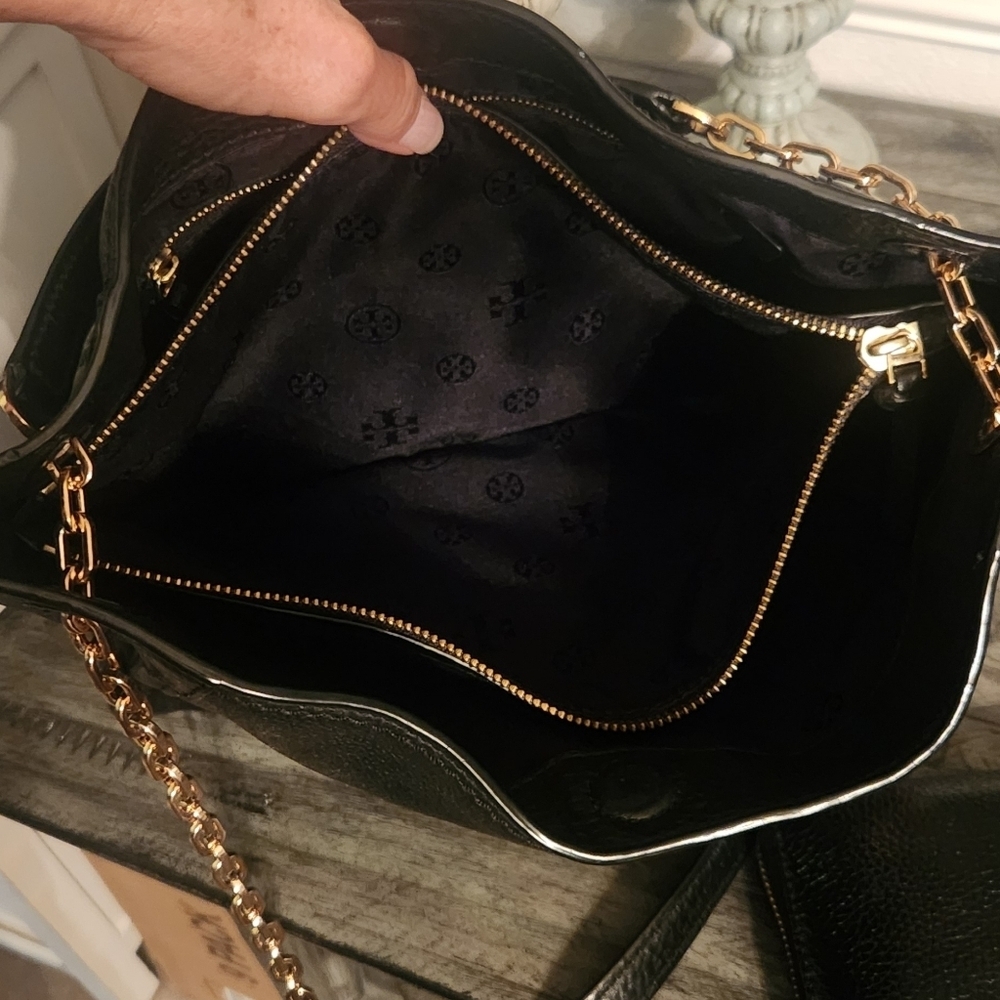 Tory Burch Britten tote with wallet - Picture 9 of 16